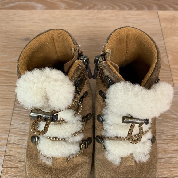 UGG Ager Kids Unisex Winter Warm Boots, Size 7 - Picture 7 of 13